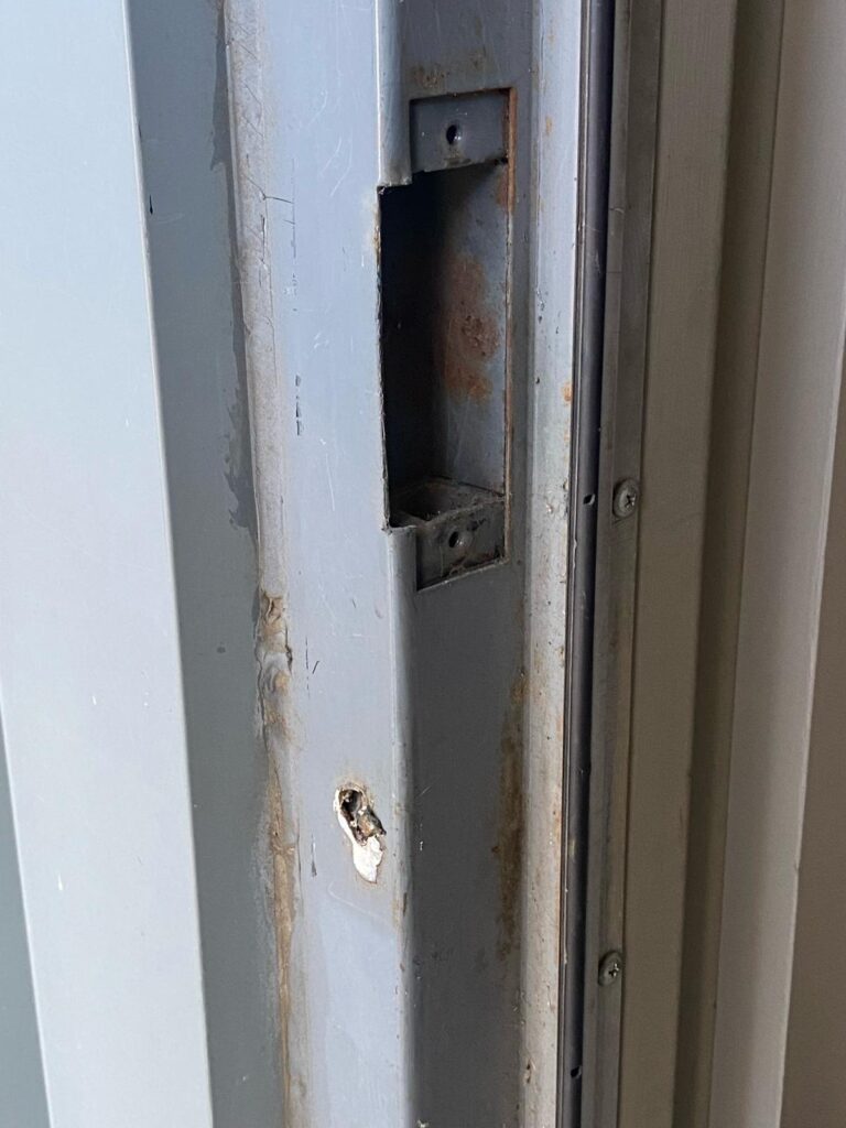 Electric strike installation by reliable locksmith (18)