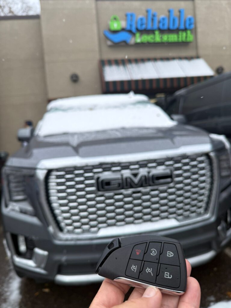 Automotive locksmith services (2)